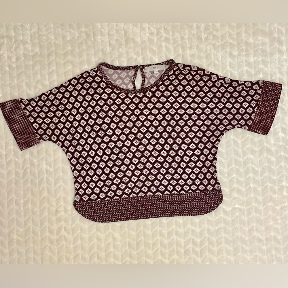 EUC- LOFT Ann Taylor Burgandy Floral Top